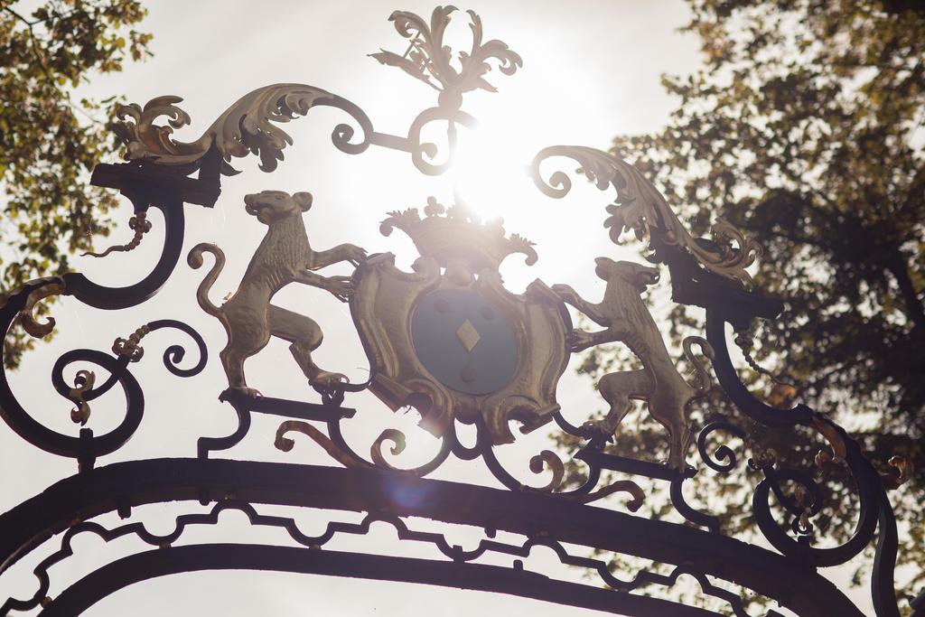 Chateau De Pierreclos Eksteriør bilde